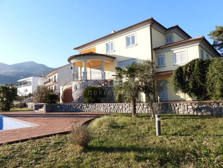 OPATIJA, POBRI - villa /kuća trokatnica - samostojeća 536m² + 2000m2 o (prodaja)