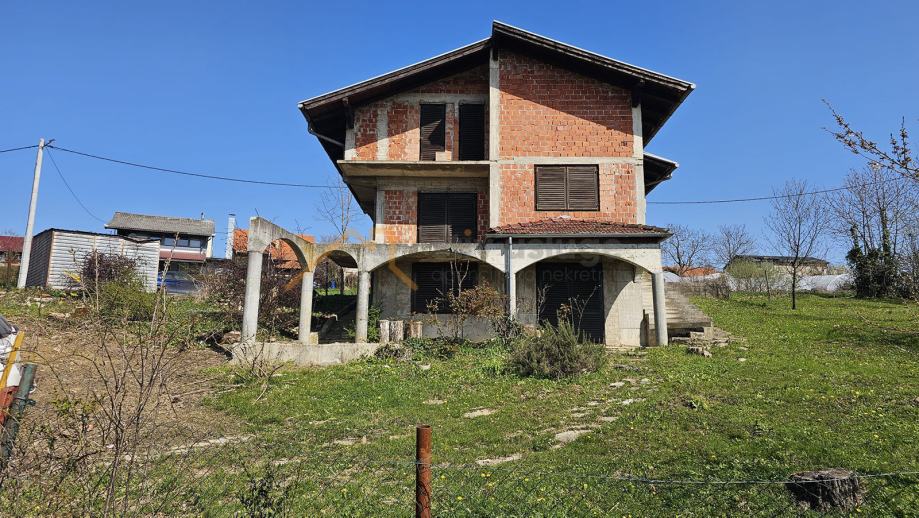 Kuća s velikim zemljištem – Dugo Selo, Kocijanska ulica