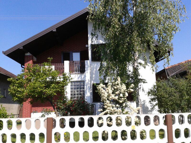 Kuća: Vinkovci, visoka prizemnica 160 m2 (prodaja)