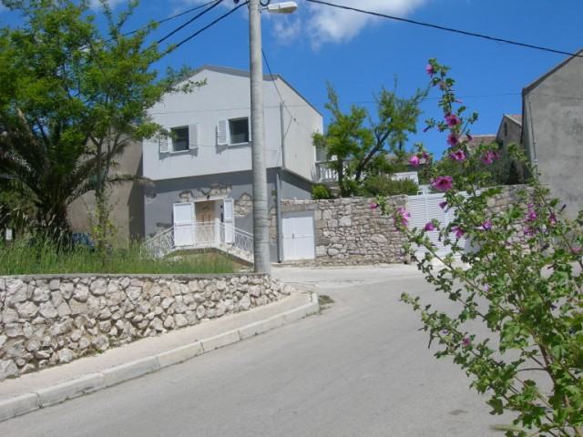 Kuća: Vlašići, katnica 216 m2 (prodaja)