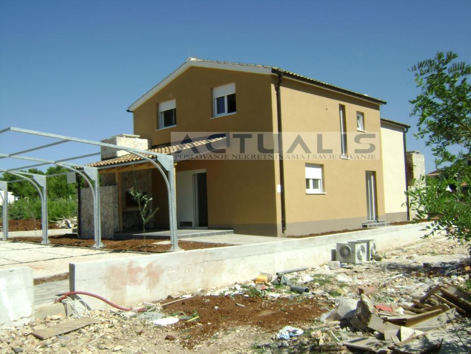 Vrsi (Nin) kuća  katnica (novo), 100 m2-sniženo na 160.000 € (prodaja)