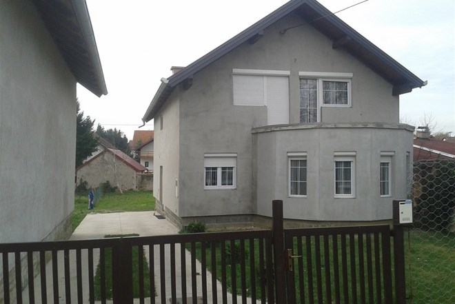 Vukovar, visoka prizemnica, 6 soba, 2 kupatila,3 toaleta, podrum (iznajmljivanje)