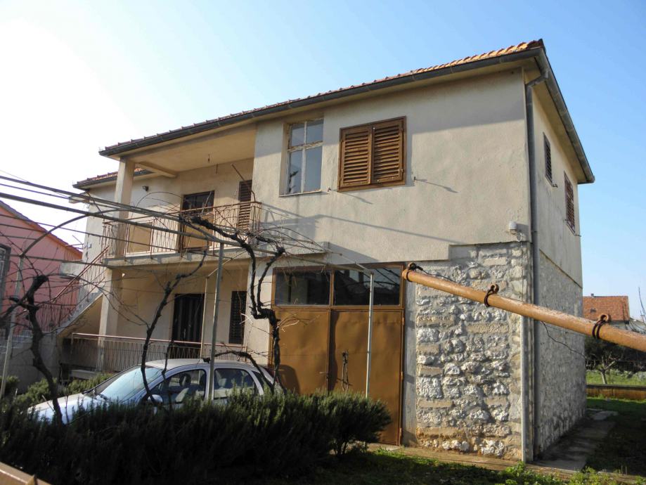 Kuća: Zadar, katnica, 325.00 m2 (prodaja)