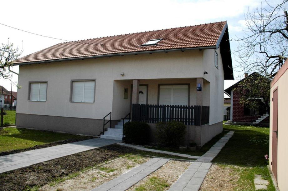 Kuća: Zagreb (Blato), katnica, 145 m2 (iznajmljivanje)
