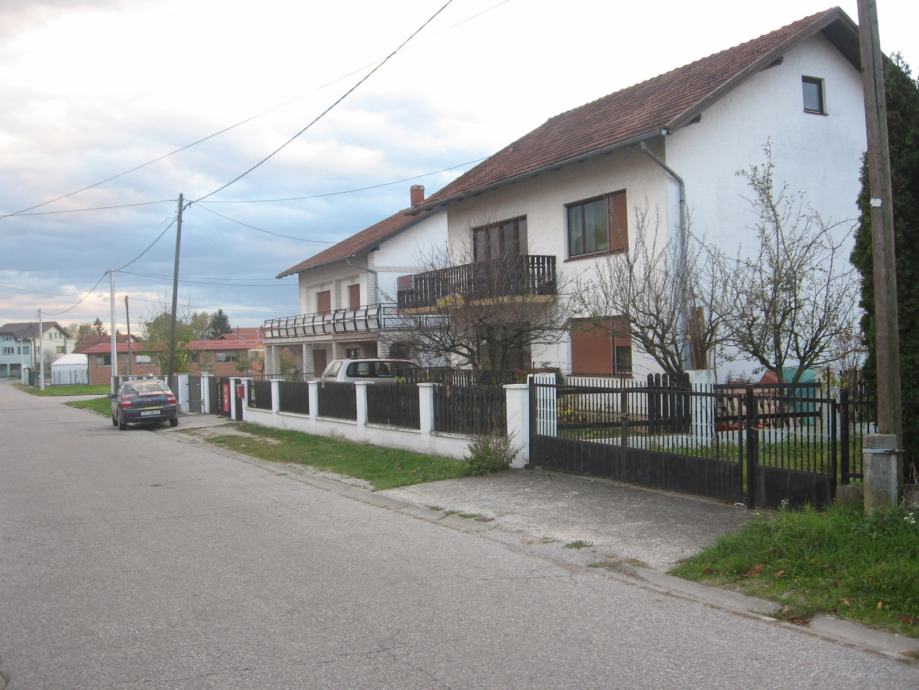 Kuća: Zagreb (Sesvete, Kobiljak), katnica 300 m2 - SNIŽENO, zamjena (prodaja)
