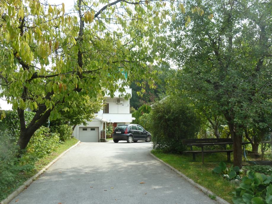 Kuća: Zagreb (Markuševec), dvokatnica, 360 m2 (prodaja)