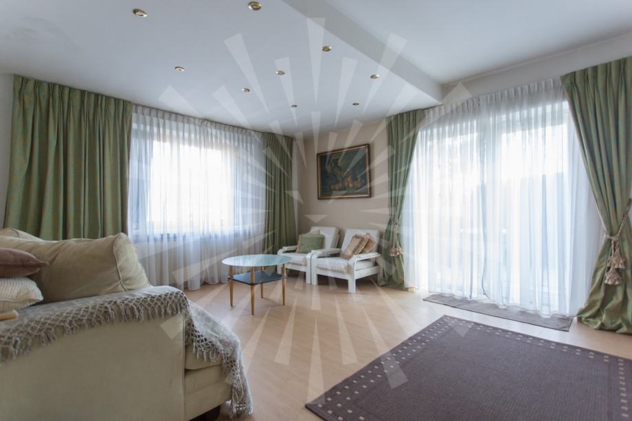 Zagreb (Mlinovi), katnica, 220 m2, kuća na 3 etaže (3 stana) (prodaja)