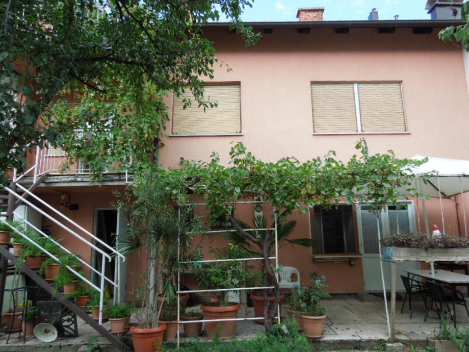 Kuća: Zagreb (Trnovčica), katnica, 209 m2 , BLIZINA SVIH SADRŽAJA (prodaja)