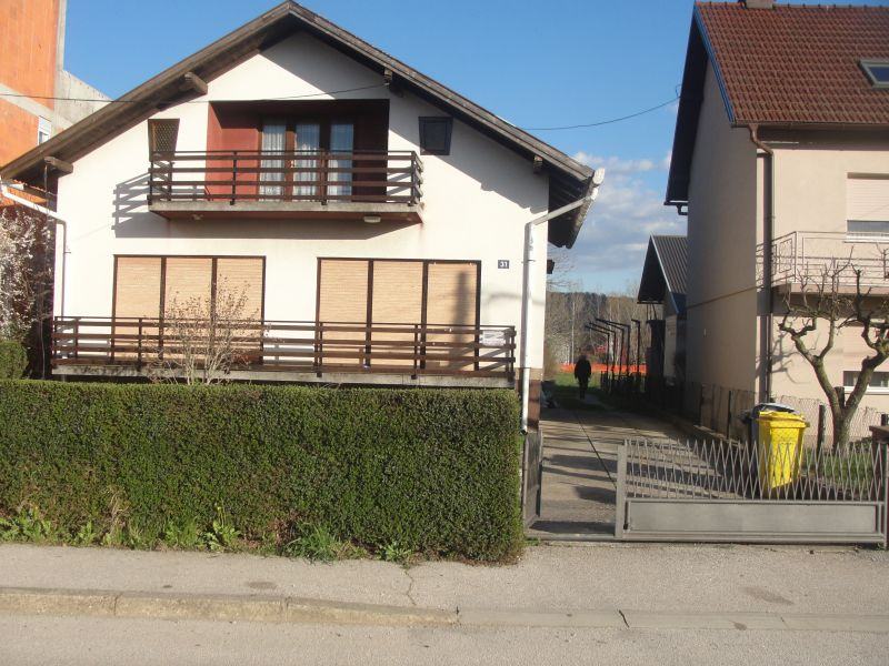 Kuća: ZAPREŠIĆ - CENTAR, 100.00 m2 - ODLIĆNA LOKACIJA - POVOLJNO !!! (prodaja)