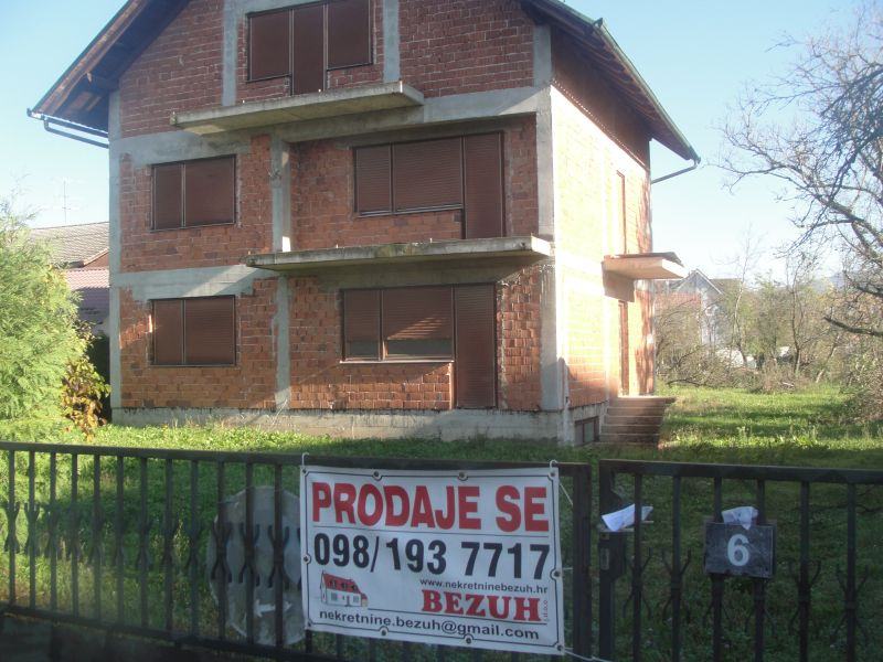 Kuća: ZAPREŠIĆ - STROGI CENTAR- 300.00 m2+ 845 m2 - za INVESTITORE !!! (prodaja)