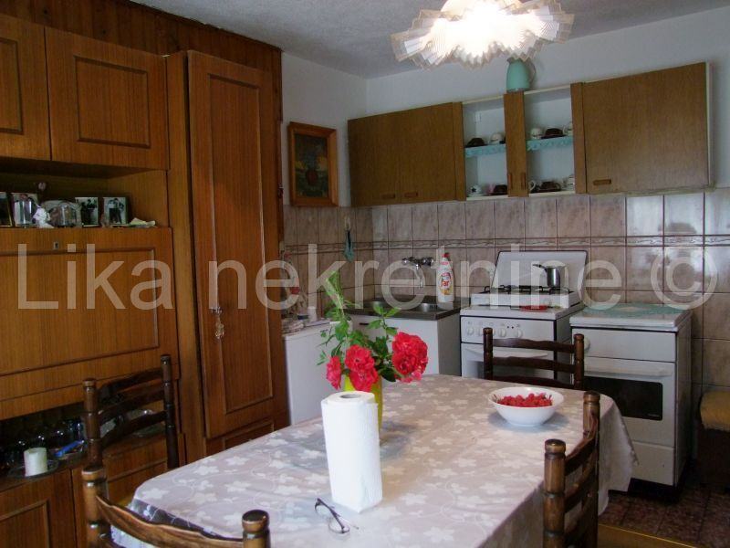 Lički Osik, Vukšić kuća s (prodaja)