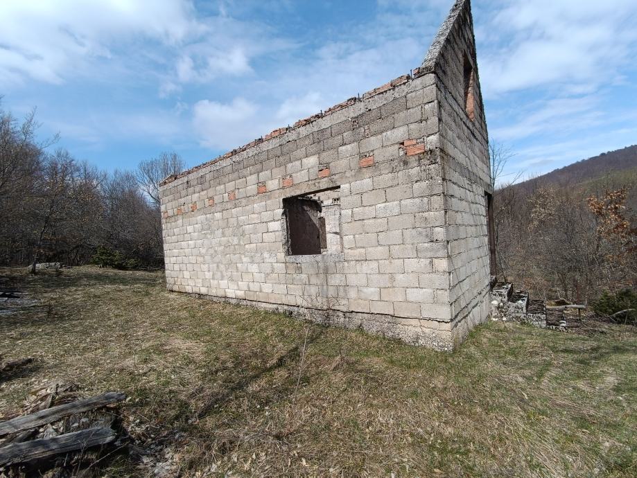 LIČKO CERJE, 4 HEKTARA ZEMLJIŠTA U KOMADU , IDEALNO ZA