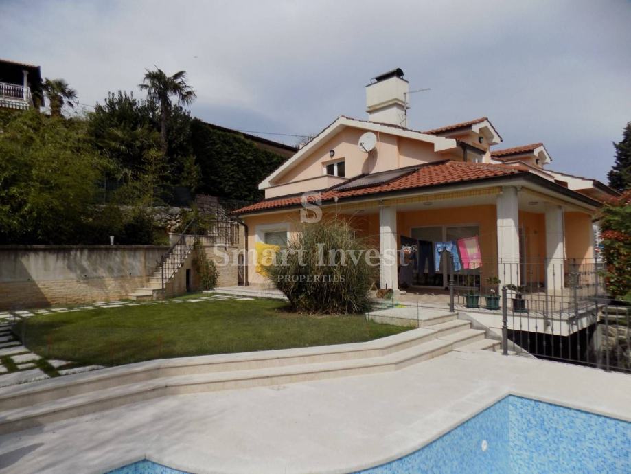 LOVRAN, kuća od 350 m2 s bazenom u blizini mora, na prodaju (prodaja)