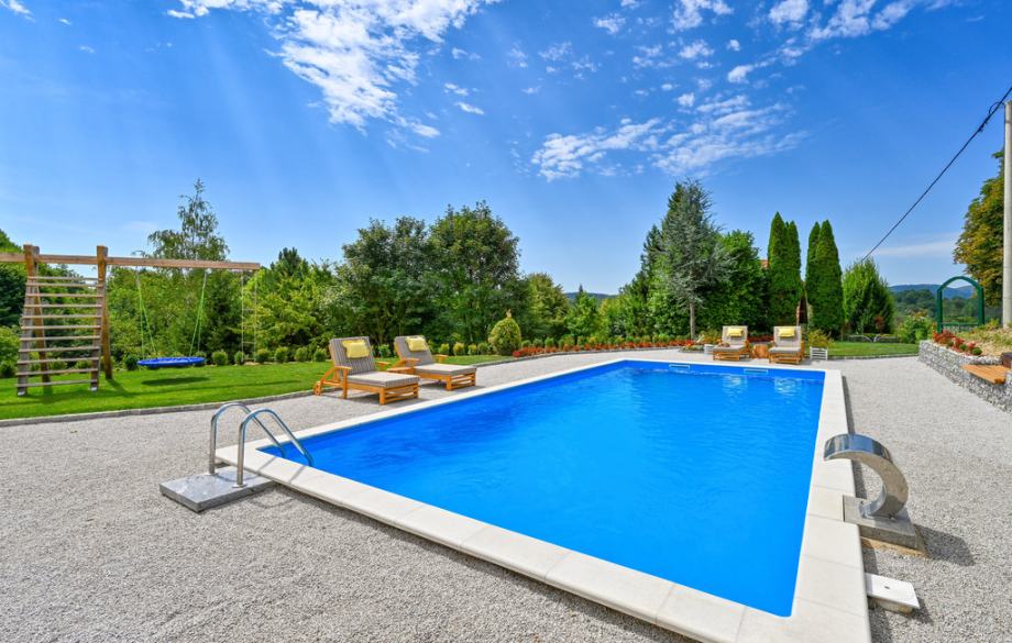 Gornja Voća: luksuzna kontinentalna kuća, 200 m2, 3123 m2 vrta, bazen (prodaja)