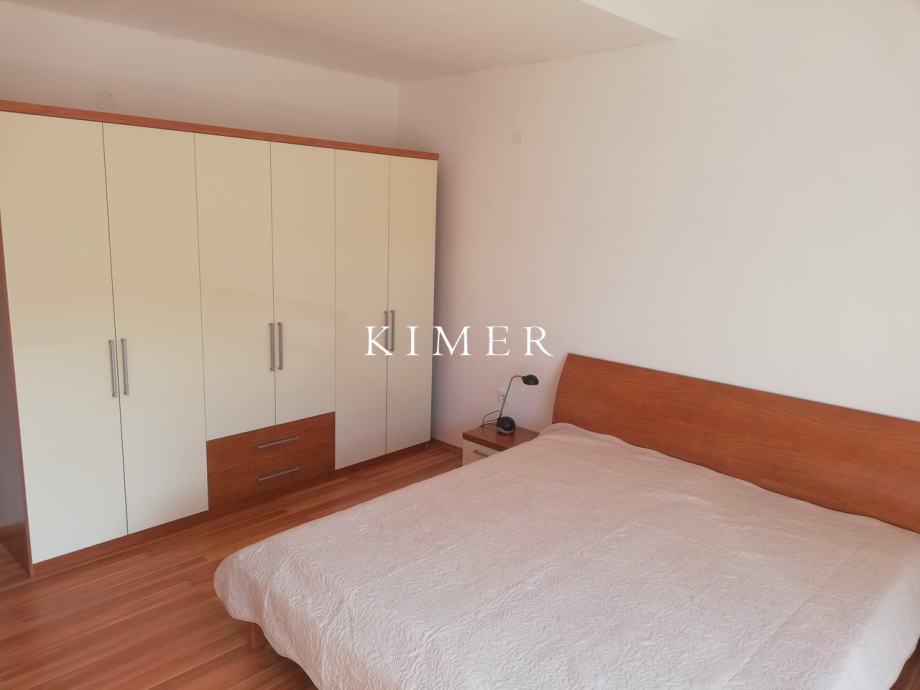 LUXURY RENTED HOUSE FOR RENT, GARAGE WITH FOUR PARKING SPACES