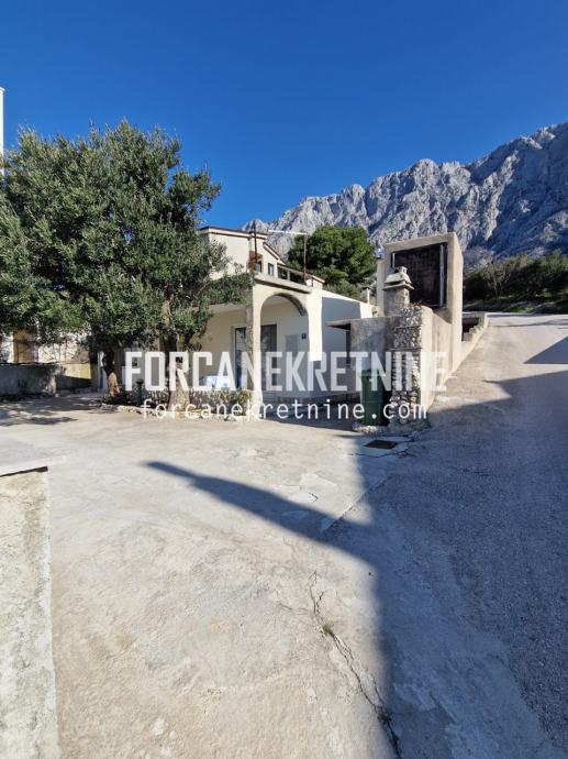 MAKARSKA - Kuća s pogledom na more (prodaja)