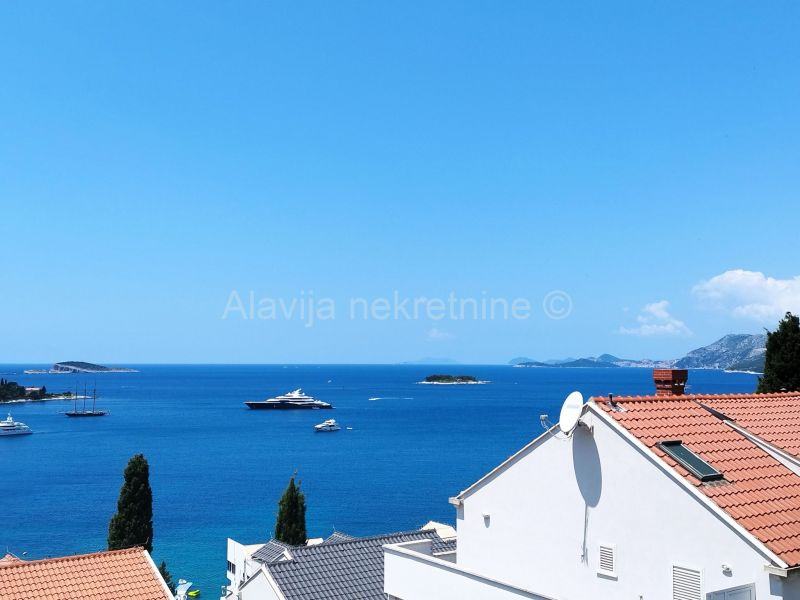 Stan 117 m2, PM u cijeni, prekrasan pogled na Cavtat i Dubrovnik. (prodaja)