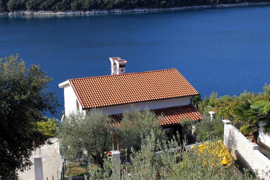 Nekretnine u Istri, Labin-Rabac, kuća prvi red do mora (prodaja)