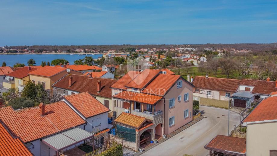 Novigrad okolica, kuća sa pogledom na more (prodaja)