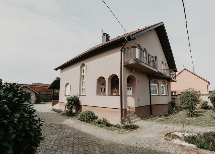 Obiteljska kuća: Đakovo, 180.00 m2 (prodaja)