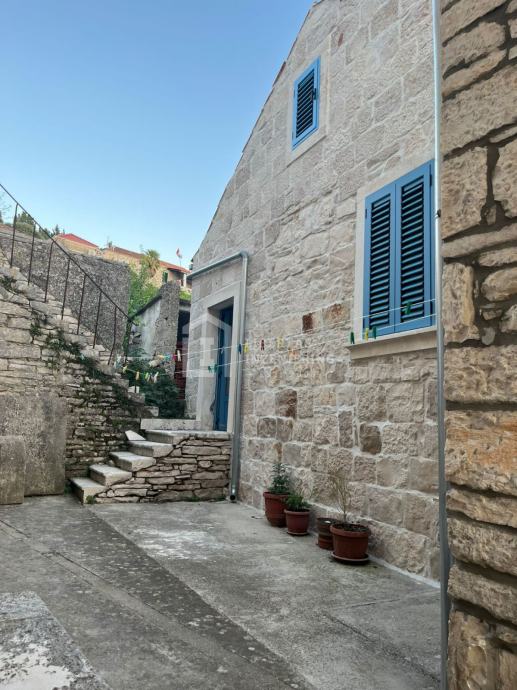Prodaja obnovljene kamene kuće na odličnoj poziciji, Korčula (prodaja)
