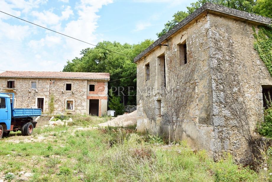 Okolica Dobrinja, prodaja, dvije autohtone kamene kuće za adaptaciju n (prodaja)
