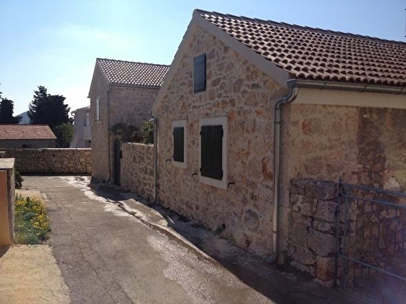 Old Dalmatian stone villa - Ugljan (prodaja)