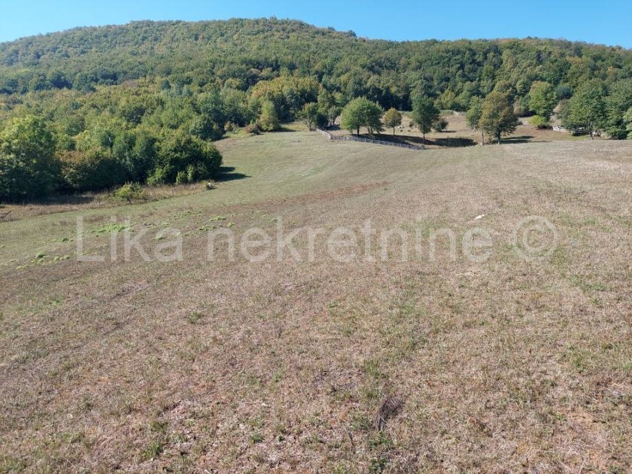 OTOČAC Staro selo poljoprivredno zemljište