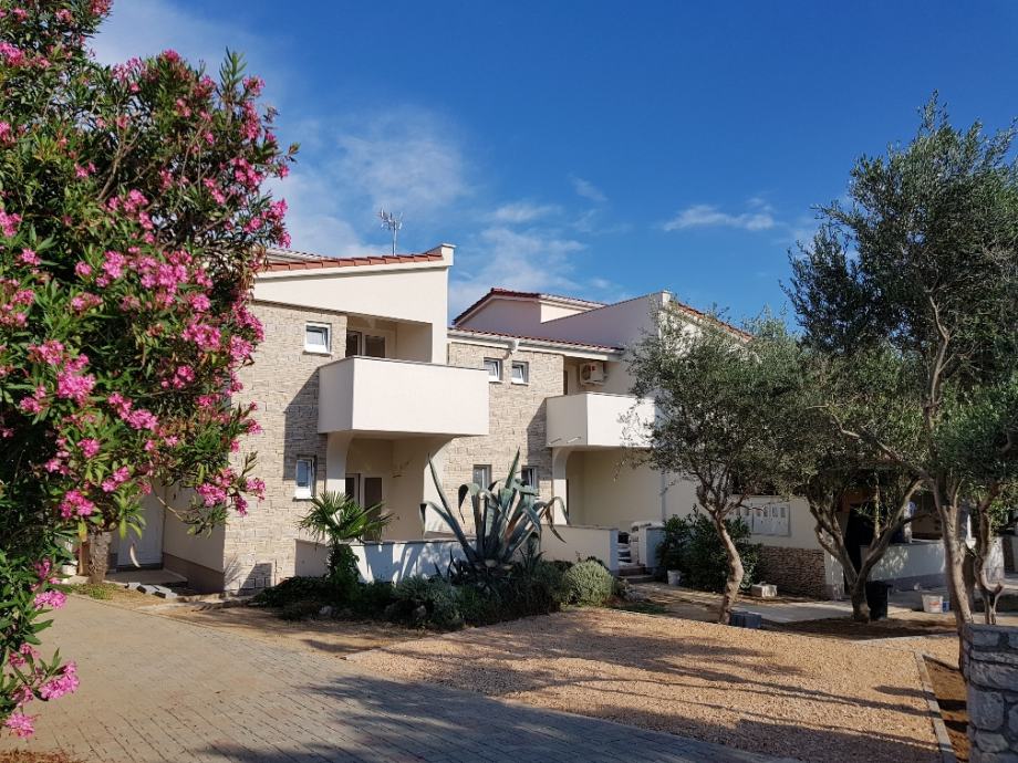 Pag, Povljana, prodaja apartmana 44.35m2, 80m od mora namješteno