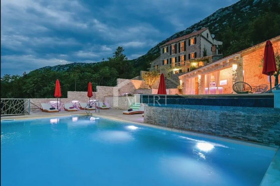 PELJEŠAC - Luksuzna villa s bazenom (prodaja)