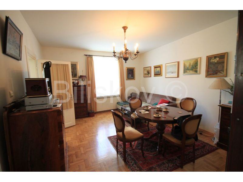 Petrova ulica, lijepa obiteljska kuća (prodaja)