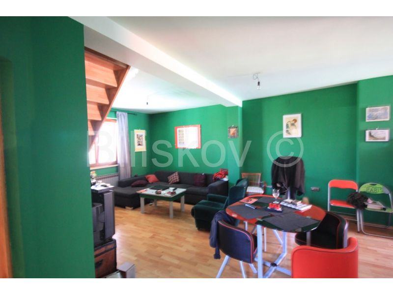 Petrova ulica, lijepa obiteljska kuća (prodaja)