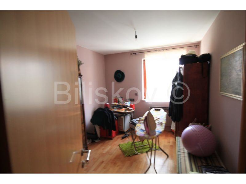 Petrova ulica, lijepa obiteljska kuća (prodaja)