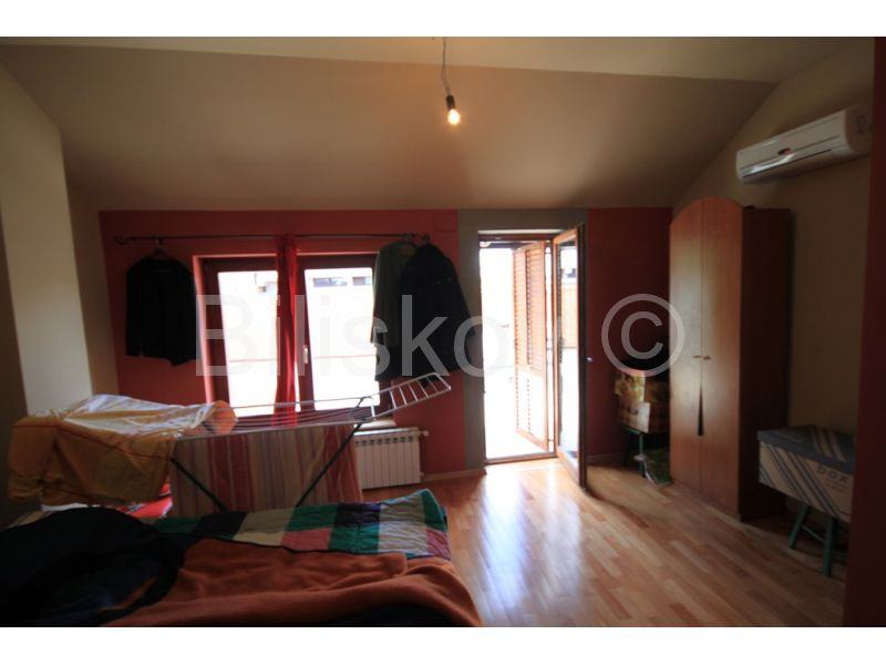 Petrova ulica, lijepa obiteljska kuća (prodaja)