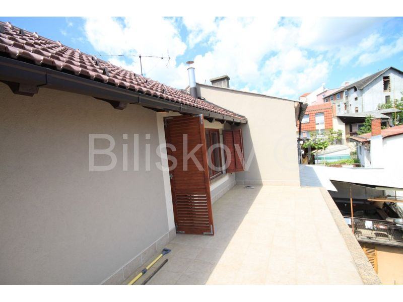 Petrova ulica, lijepa obiteljska kuća (prodaja)