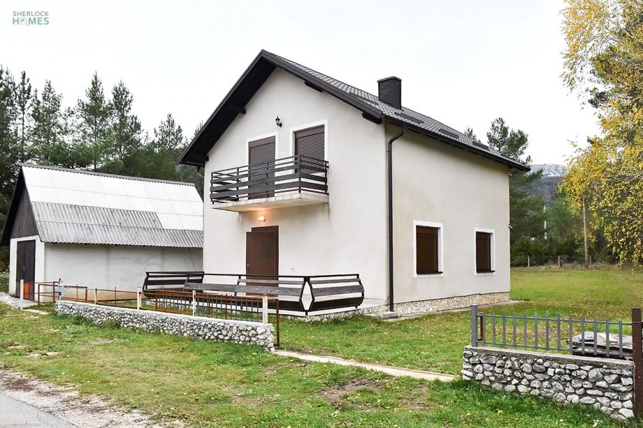 Plitvička Jezera; kuća 96m2 + okućnica 904 m2 - 2x apartman (prodaja)