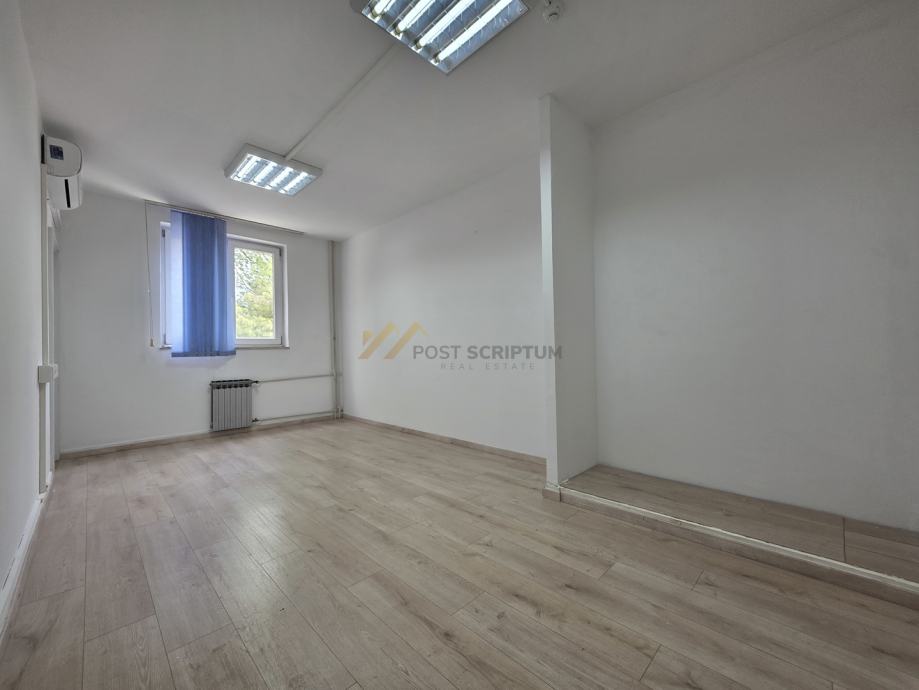 PLOKITE, UREDSKI PROSTOR, HOSTEL DUJAM — slika 1