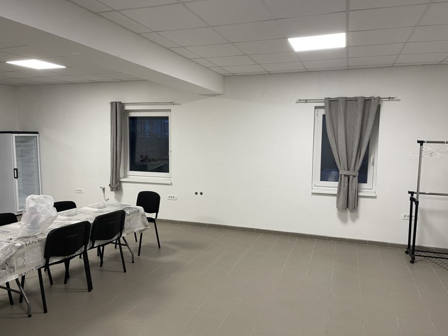 Poslovni prostor: Bjelovar, uredski, 100 m2 (iznajmljivanje)