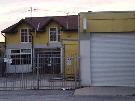 Poslovni prostor: Čepin, skladišni/radiona, 330 m2 (prodaja)