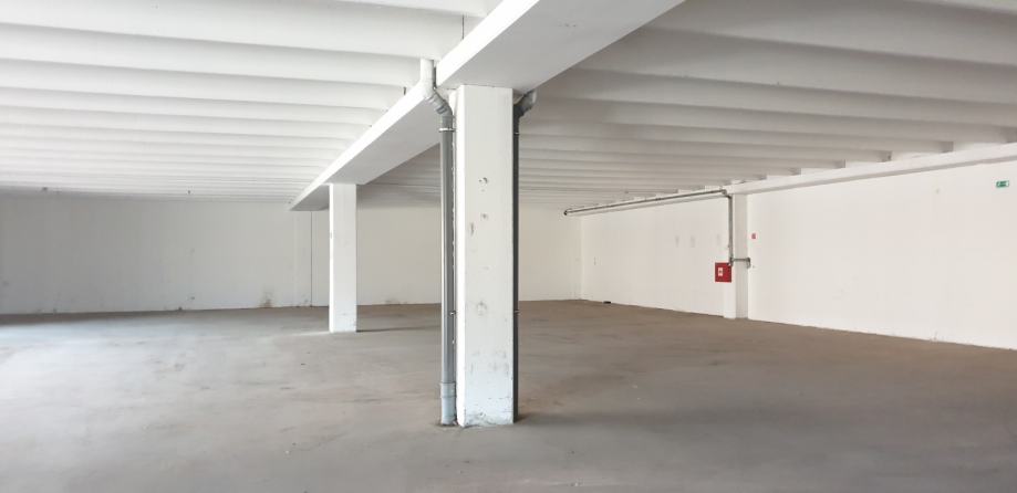 Poslovni prostor: Dugopolje, skladišni/radiona, 1100 m2, Novo na dugor (iznajmljivanje)