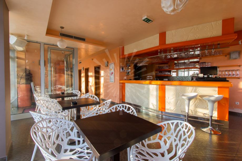 Poslovni prostor: Vrbani III, ugostiteljski (caffe bar) 103.25 m2 (prodaja)