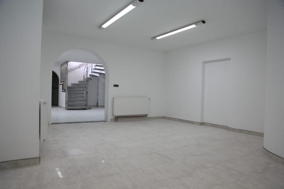 Najam/Prodaja- Poslovni prostor: Jastrebarsko, 180 m2, (prodaja)