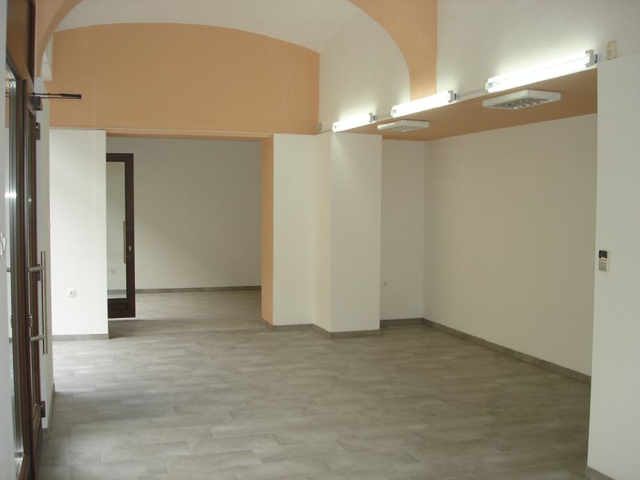 Poslovni prostor: Karlovac, 60 m2 (iznajmljivanje)
