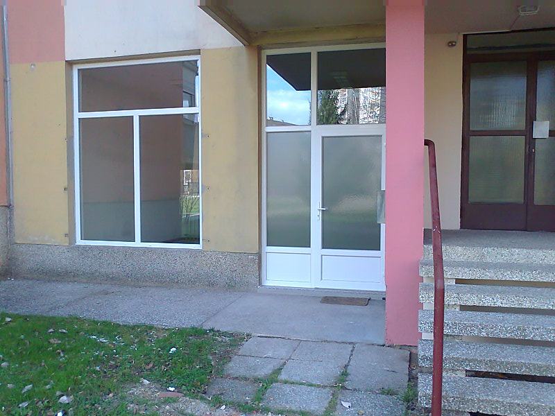 P. prostor:Novi Centar-Karlovac,34 m2, najam ili prodaja, male režije. (iznajmljivanje)