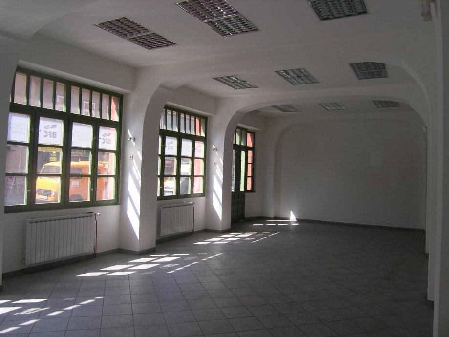 Poslovni prostor: Karlovac, ulični lokal, 109.3 m2 (prodaja)