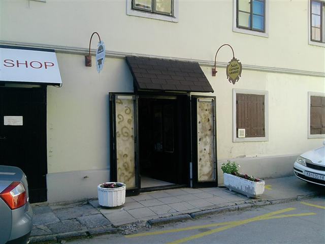 Poslovni ulični lokal, Karlovac, Centar Radićeva ul, 28 m2 24 000 € (prodaja)