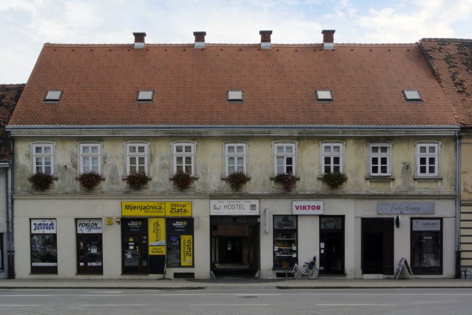 Centralna lokacija - Karlovac, ulični lokal, 64 m2 (iznajmljivanje)