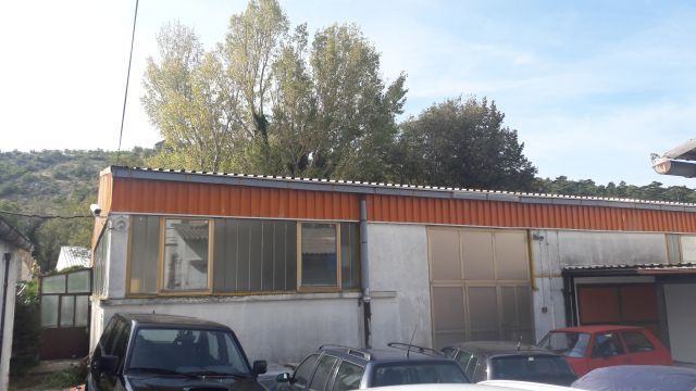 Poslovni prostor: Senj, skladišni/radiona, 950 m2 (prodaja)