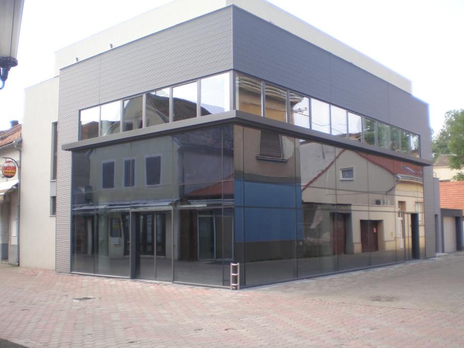 Poslovni prostor: Slavonski Brod, ulični lokal, 213 m2 (prodaja)