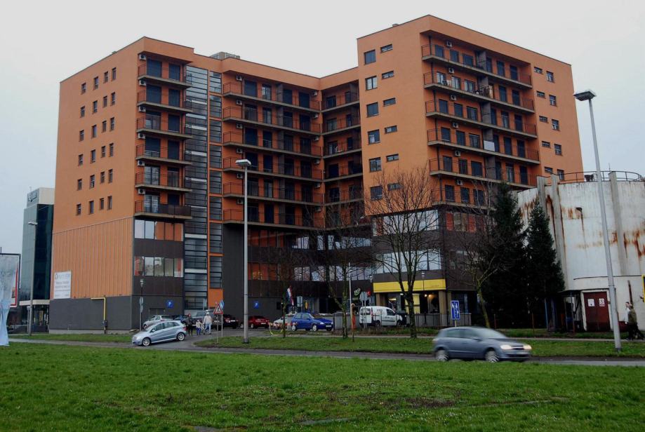 Poslovni prostor: Slavonski Brod, ulični lokal, 60 m2 (iznajmljivanje)